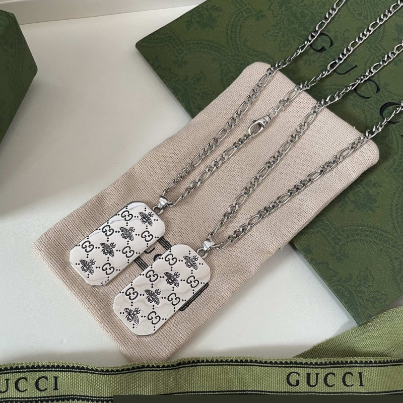 G*u*i necklaces